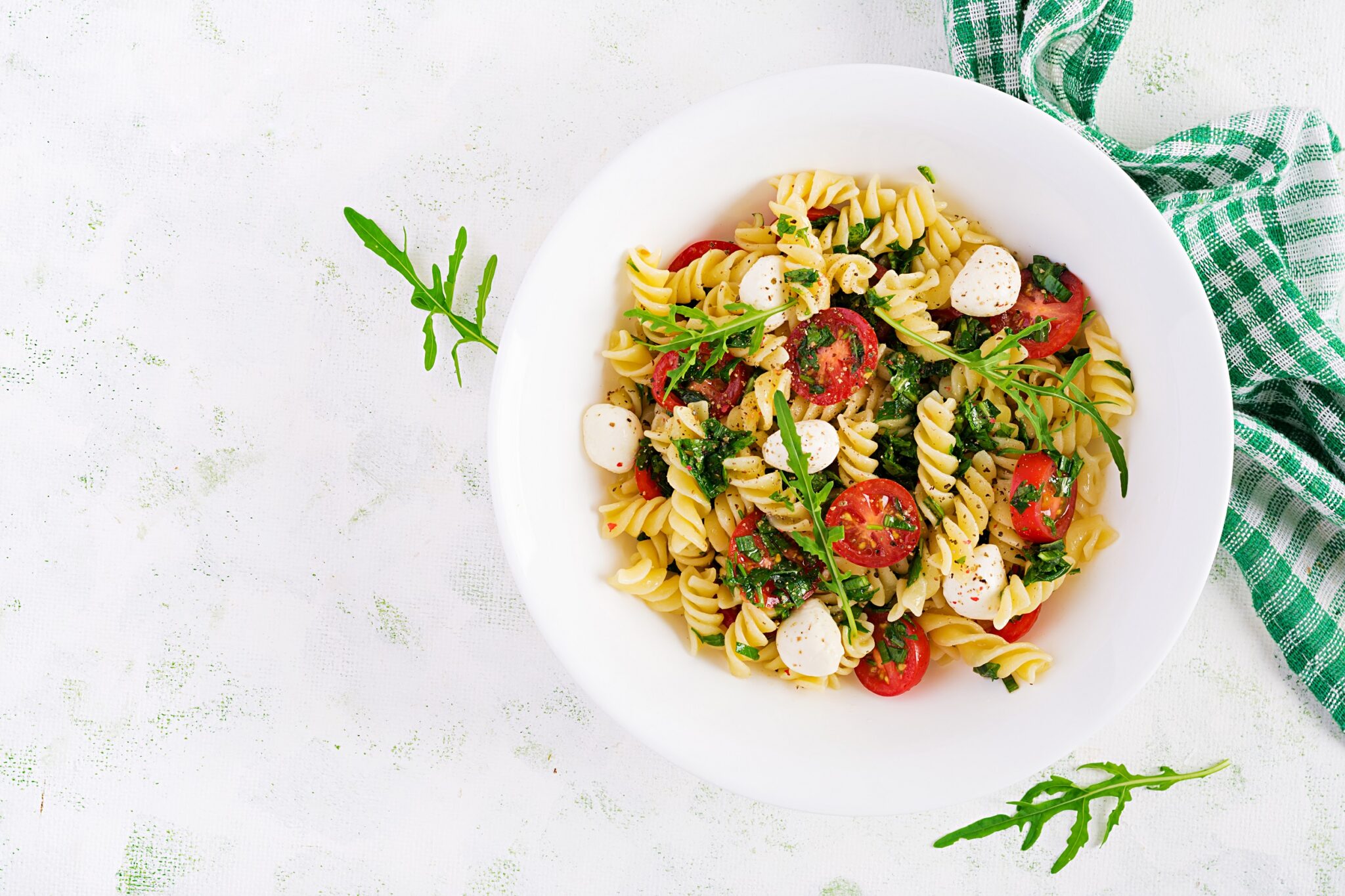 Pasta,Salad.,Fusilli,Pasta,-,Caprese,Salad,With,Tomato,,Mozzarella
