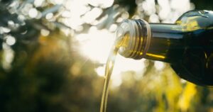 Είναι το αγουρέλαιο το πολυτιμότερο ελαιόλαδο; Πώς και πού το χρησιμοποιούμε;