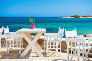 Πόσα ξοδεύω για φαγητό στις διακοπές: Ζευγάρι 35άρηδων με εξοχικό στη Νάξο