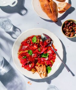 Πιπεροσαλάτα με ψητές πιπεριές
