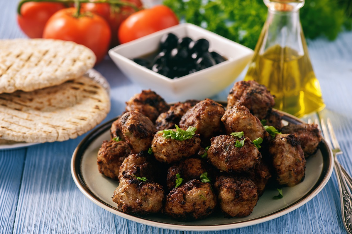 Greek,Meatballs,(keftedes),With,Pita,Bread,And,Tzatziki,Dip.