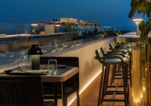 Nyx Japanese Rooftop Gastrobar: Πληθωρική fusion κουζίνα με πανοραμική θέα στην Αθήνα