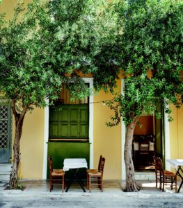 Το χρονολόγιο της αθηναϊκής ταβέρνας: Από τη γέννηση της το 1880, στο σήμερα