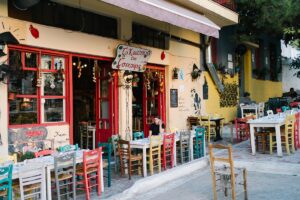 Δραπετσώνα, Μανιάτικα, Ταμπούρια: Αγαπημένα ταβερνάκια και κουτούκια σε γειτονιές με γεύση και ιστορία