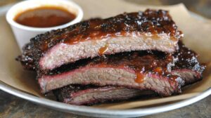 Brisket: Πώς το φτιάχνουμε στο σπίτι και γίνεται λουκούμι