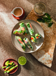 Spring rolls με σάλτσα φιστικιού