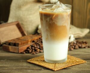 Tι είναι ο Spanish Latte που βλέπουμε σε όλο και περισσότερα caffe
