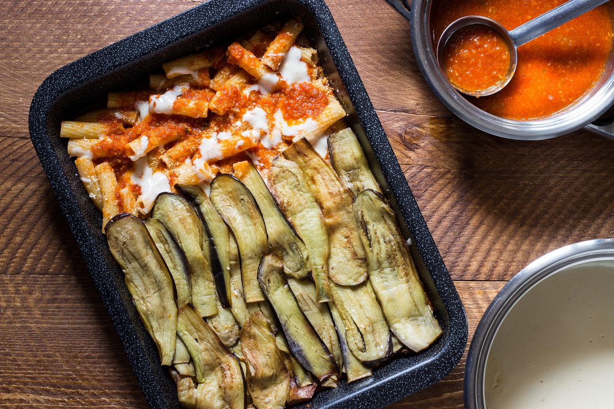 Baked,Pasta,With,Fried,Eggplant,Slices,With,Vegetarian,Ragout.