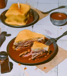 Francesinha_anoigma