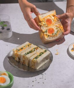 Tamago Sando, το ιαπωνικό σάντουιτς με αυγό και μαγιονέζα
