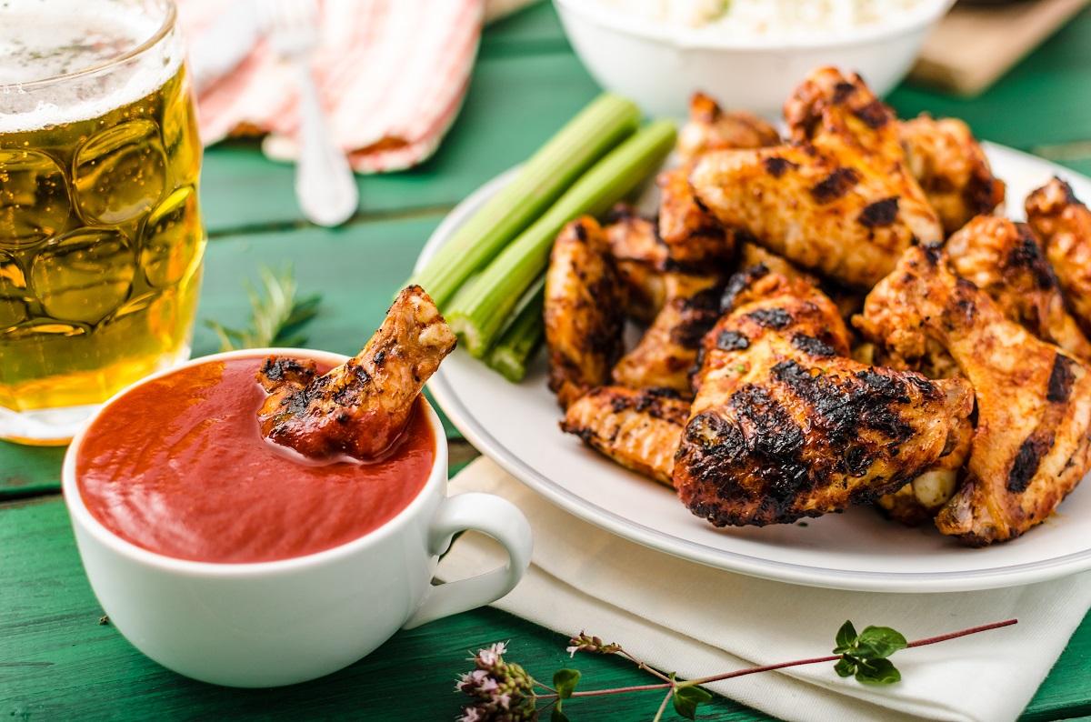 Grilled,Chicken,Wings,With,Hot,And,Spicy,Chili,Sauce,,Baked