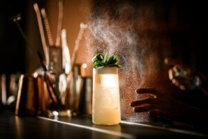Τα 10 κορυφαία cocktails του 2025 και πώς να τα φτιάξουμε