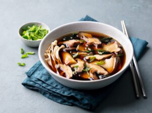 Σας αρέσει το miso; Μπορείτε να το φτιάξετε και με ελληνικά όσπρια στο σπίτι
