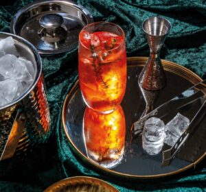 Το εορταστικό spritz που «φωτίζει» το γιορτινό τραπέζι