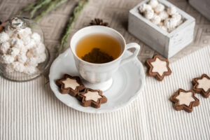 Christmas,Linzer,Cookies,Stuffed,With,Strawberry,Jam