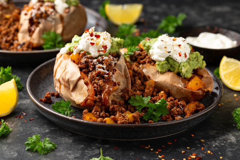 Πατάτες στο τζάκι: Πώς τις ψήνουμε και με τι γαρνίρουμε