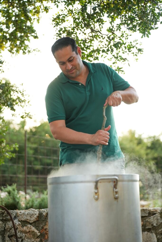 Γιώργος Αντωνέλλος