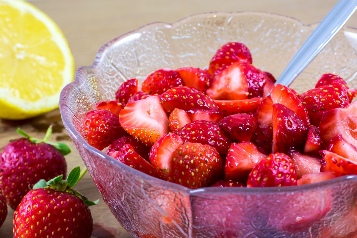 φράουλες με ζάχαρη