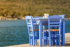 Πρωτομαγιά στα Στύρα: 6 στάσεις για κρέας, ψάρι και γλυκό