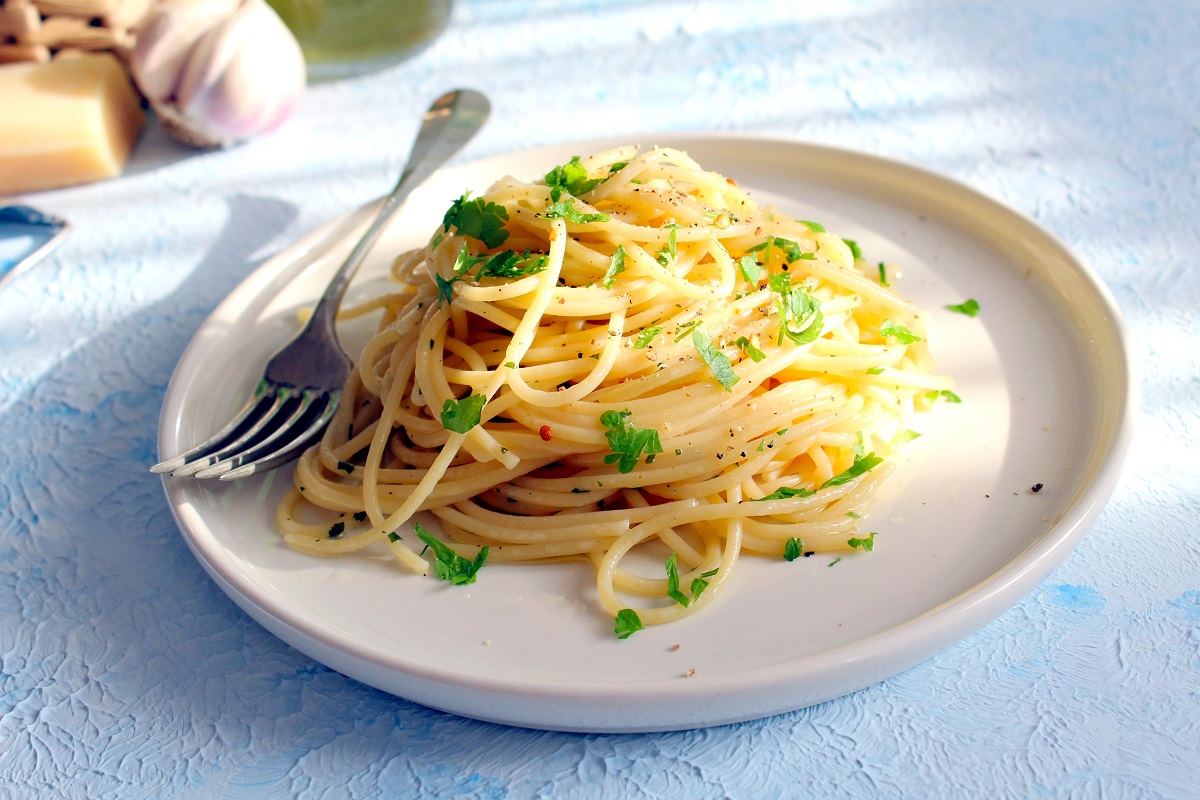 Italian,Pasta,Spaghetti,With,Garlic,,Olive,Oil,And,Parsley.,Vegetarian