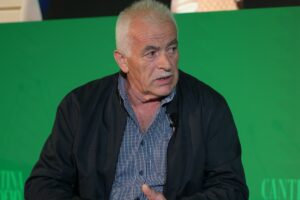 Γιάννης Δεκόλης: Οι νέοι κτηνοτρόφοι χρειάζονται συνθήκες ζωής, όχι μόνο επιδοτήσεις