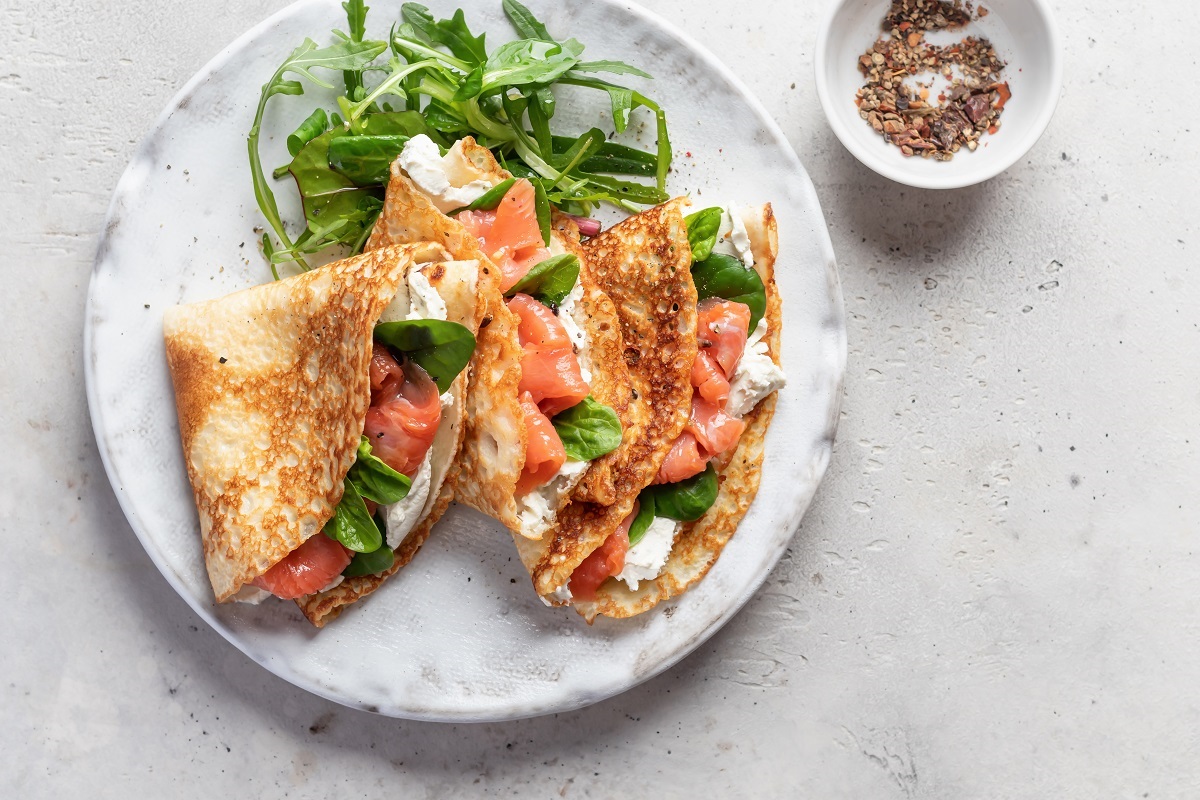 Crepes,Or,Thin,Pancakes,With,Smoked,Salmon,,Soft,Cheese,And