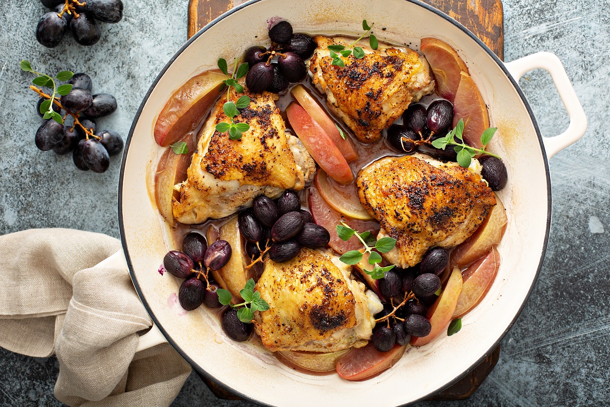 Chicken,Thighs,Roasted,With,Grapes,And,Apples,,Fall,Dinner,Recipe