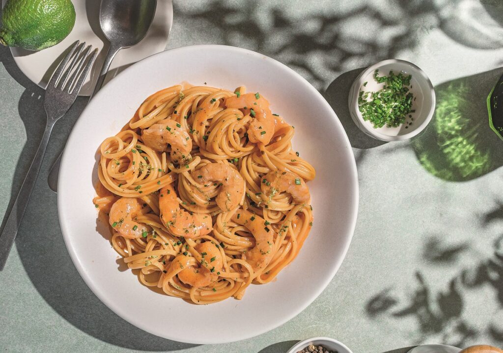 Cacio e pepe με γαρίδες από τον «Μύλο» στη Λέρο