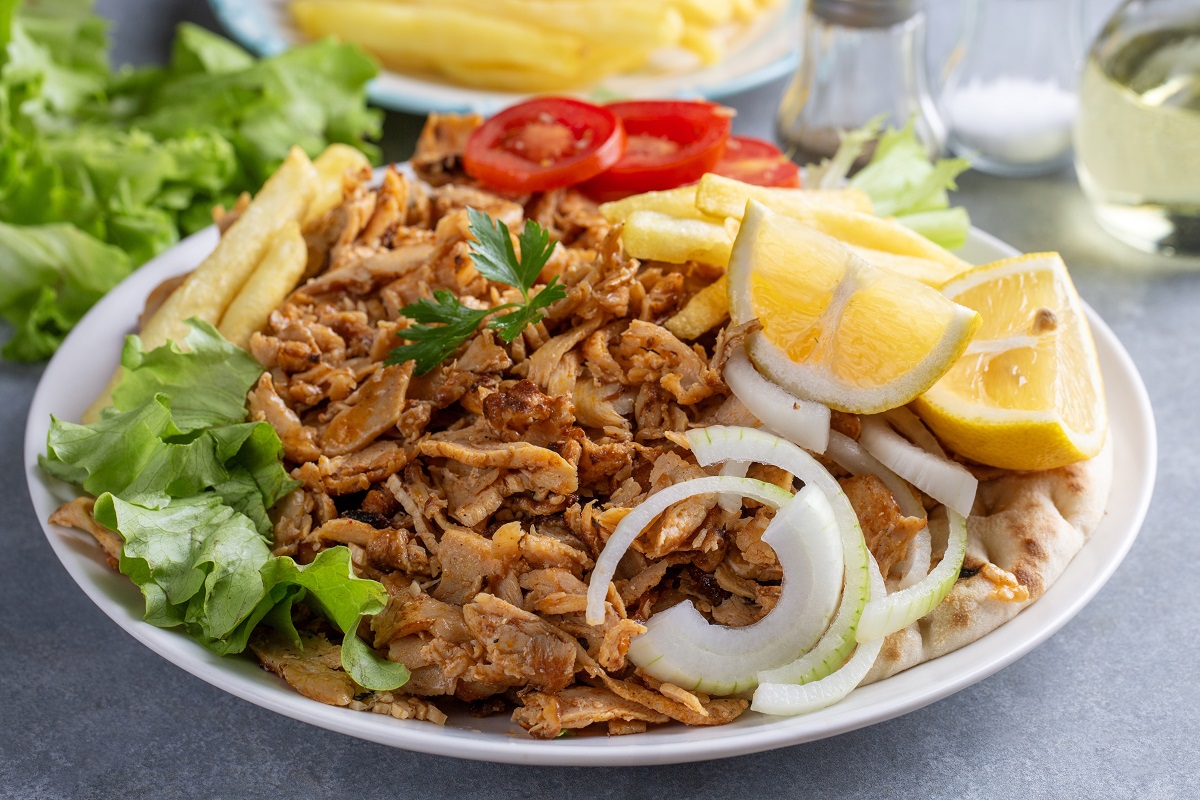 Traditional,Chicken,Doner,Kebab,Shawarma,Platter,With,French,Fries,And
