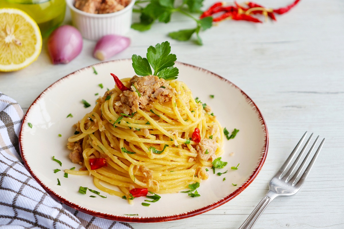 Italian,Traditional,Dish”spaghetti,Al,Tonno,E,Limone”,spaghetti,With,Tuna,In