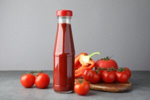 Σπιτική κέτσαπ με φρέσκες ντομάτες: Τη φτιάχνουμε τώρα και την κρατάμε για όλο τον χρόνο