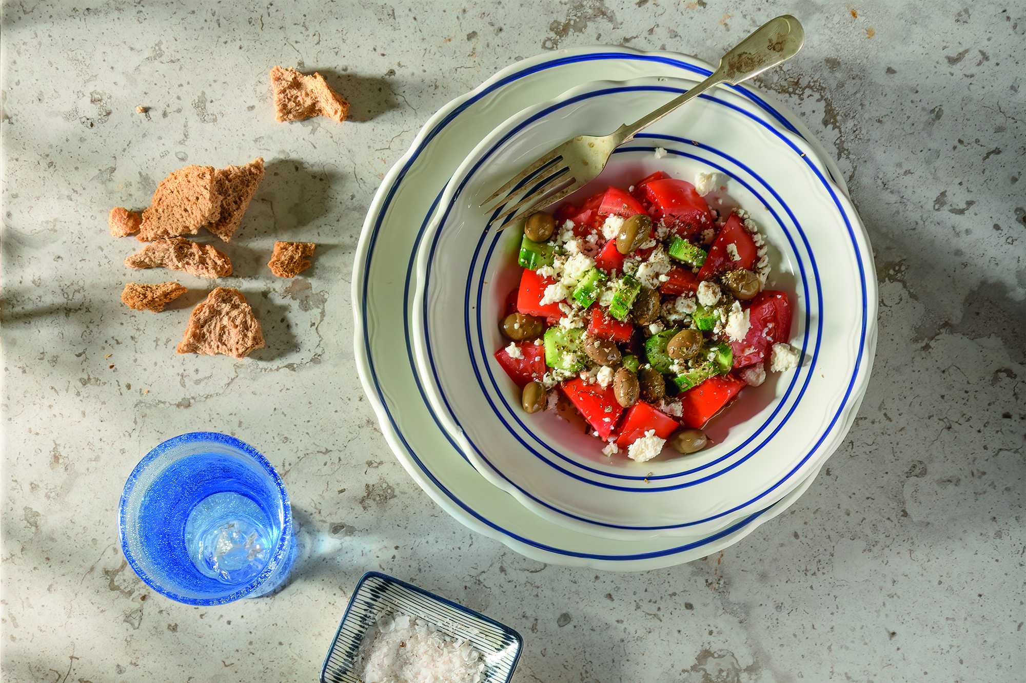 salata ntomata tyri paximadi